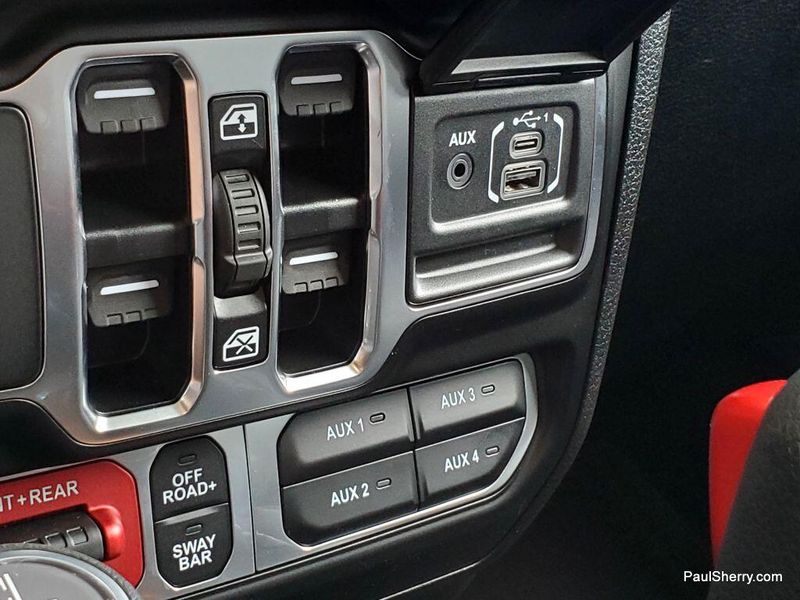 New 2025 Jeep Wrangler 4-door RubiconImage 35