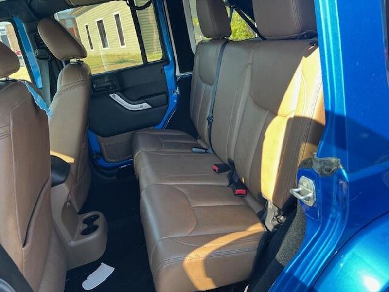 Used 2016 Jeep Wrangler Unlimited Image 4