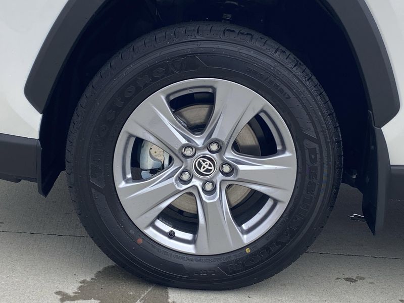 New 2025 Toyota RAV4 Hybrid LEImage 8