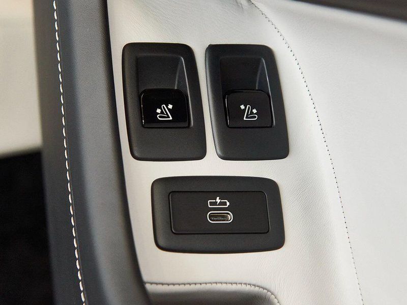 New 2026 Rolls-Royce Cullinan Image 24