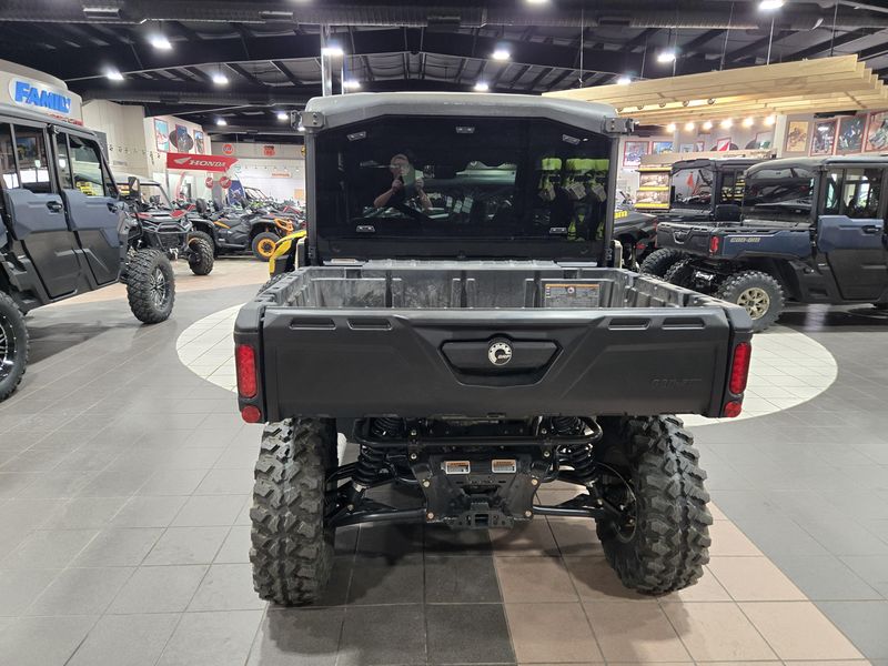 2025 Can-Am DEFENDER MAX LIMITED CAB HD10 DESERT TAN AND STEALTH BLACKImage 8