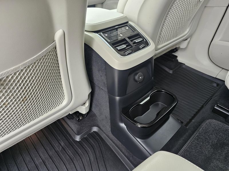 Used 2023 Volvo XC90 Recharge Plug-In Hybrid PlusImage 14