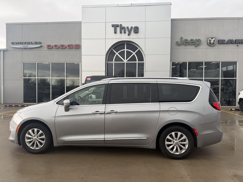 Used 2018 Chrysler Pacifica Touring LImage 34