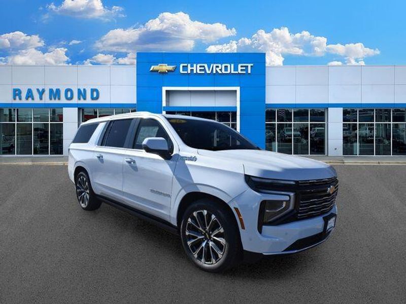 New 2026 Chevrolet Suburban High CountryImage 11
