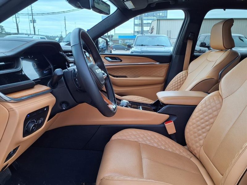 Used 2023 Jeep Grand Cherokee Summit Reserve 4xeImage 14