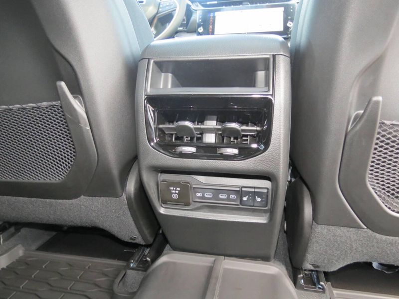 New 2026 Jeep Grand Cherokee Limited Reserve 4x4Image 22