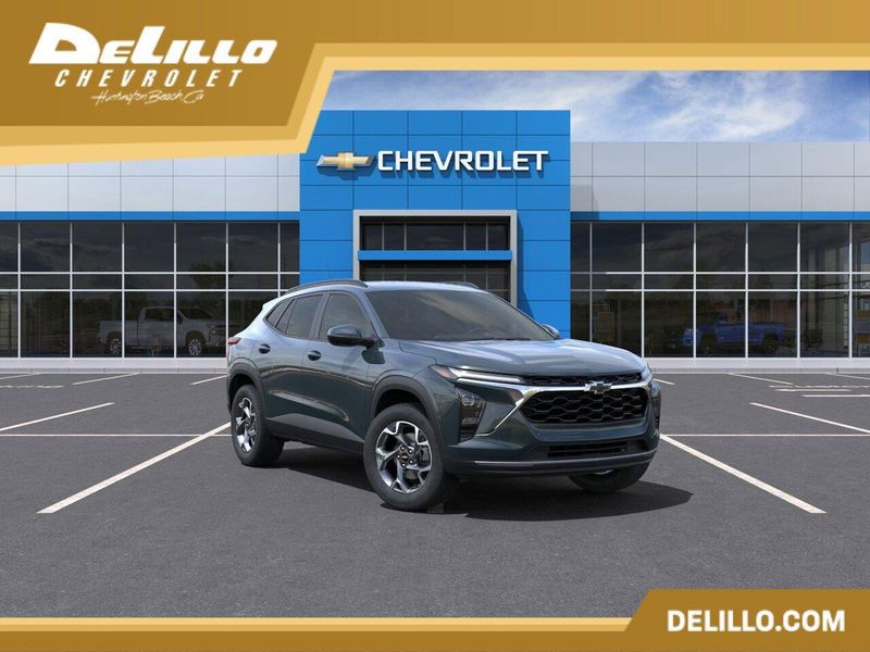 2025 Chevrolet Trax LTImage 1