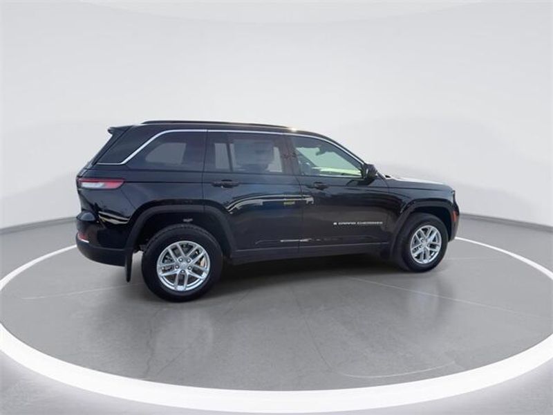 New 2025 Jeep Grand Cherokee Laredo X 4x2Image 9