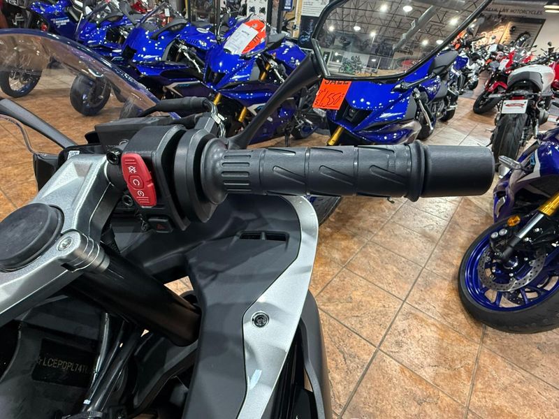 New 2026 CFMOTO 300SS Image 12