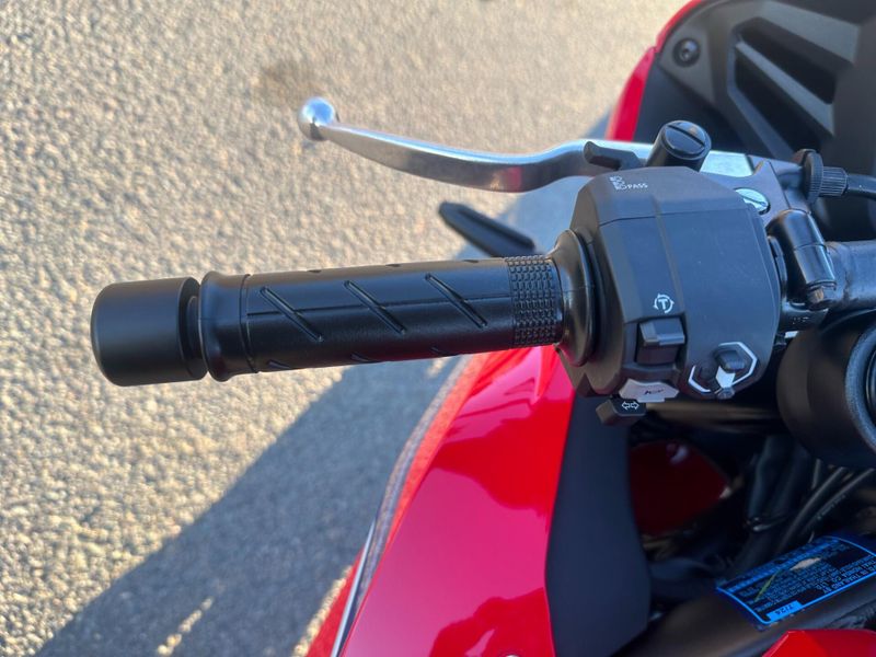 New 2026 Honda CBR650R E-CLUTCH Image 20