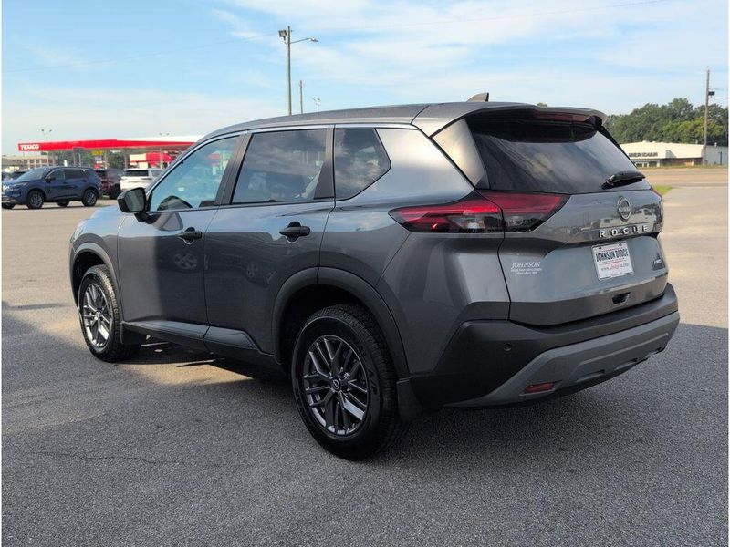 Used 2023 Nissan Rogue SImage 3