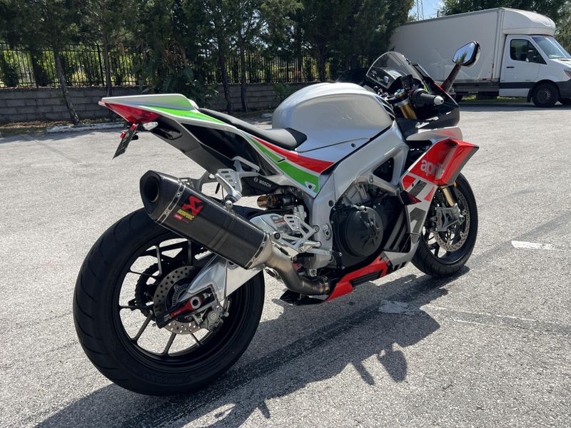 2018 Aprilia RSV4 RF 