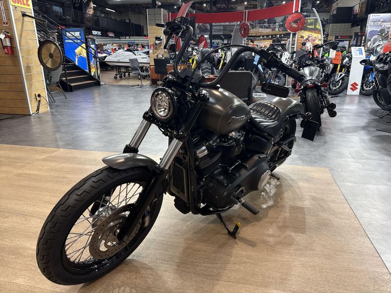 Used 2019 Harley-Davidson SOFTAIL STREET BOB Image 16