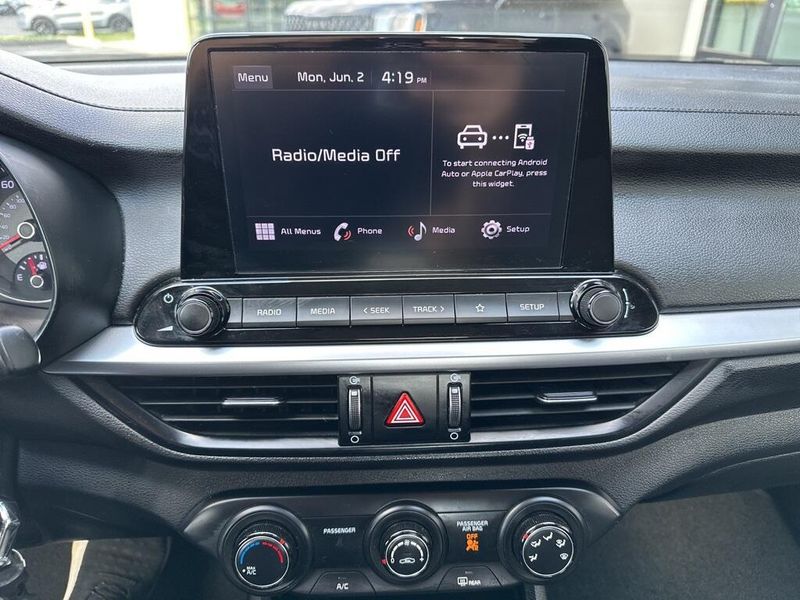 2022 Kia Forte LXSImage 25
