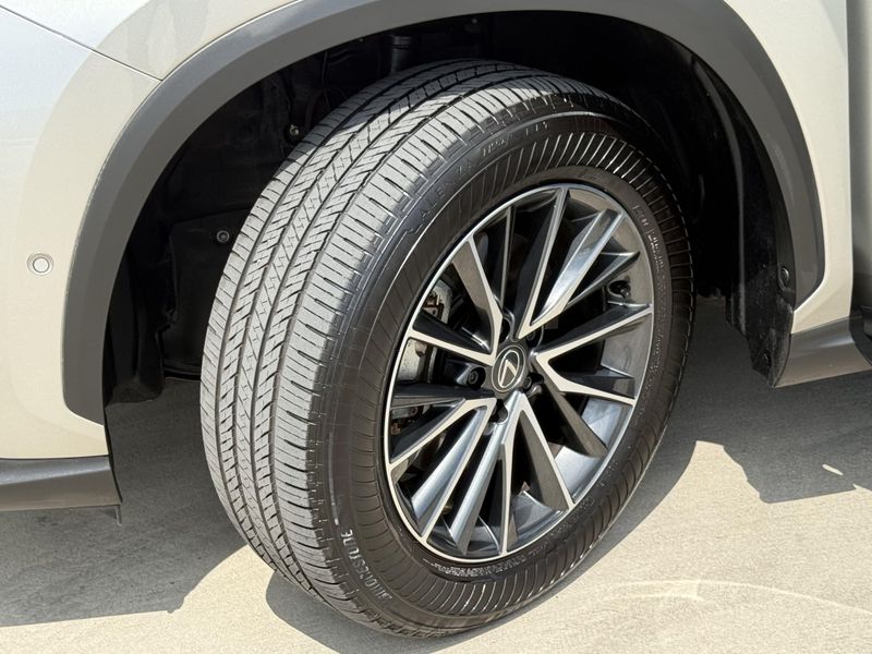Used 2025 Lexus NX 350h LuxuryImage 16