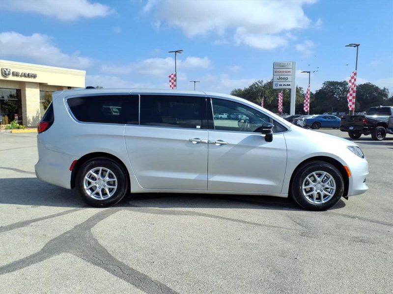 2026 Chrysler Voyager LX photo 2