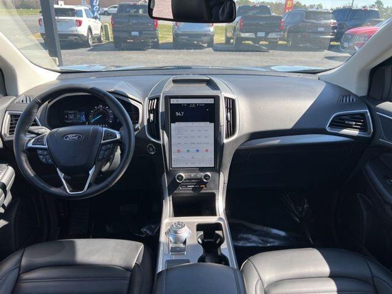 2024 Ford Edge SELImage 28