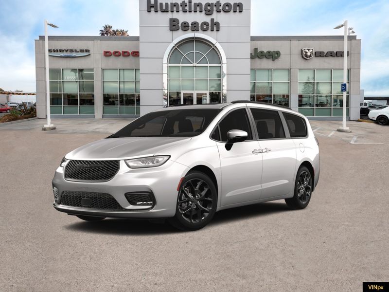 2023 Chrysler Pacifica Limited AWDImage 4