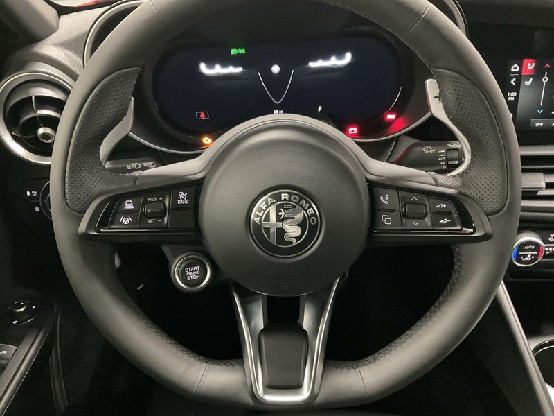 New 2026 Alfa Romeo Giulia AwdImage 15