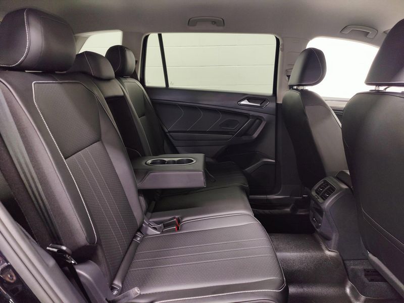 Used 2022 Volkswagen Tiguan SE 4-Motion AWDImage 12