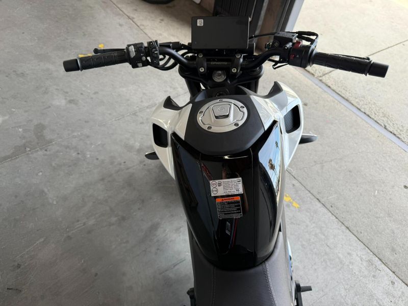 New 2025 CFMOTO 300NK Image 18