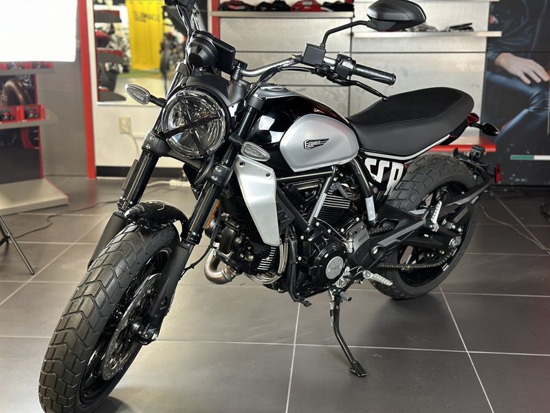 2024 Ducati SCRAMBLER ICONImage 5