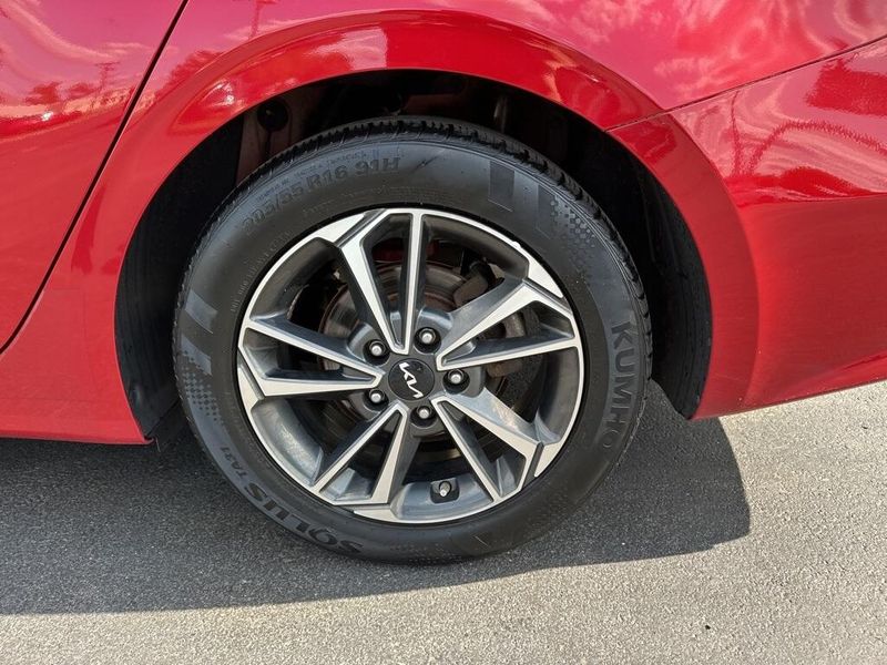 2022 Kia Forte LXSImage 14