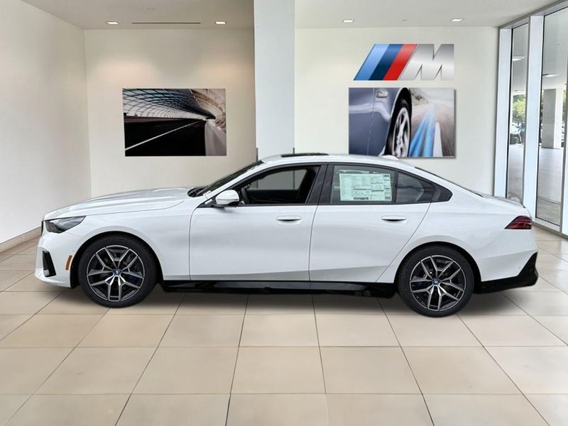2025 BMW i5 eDrive40Image 9