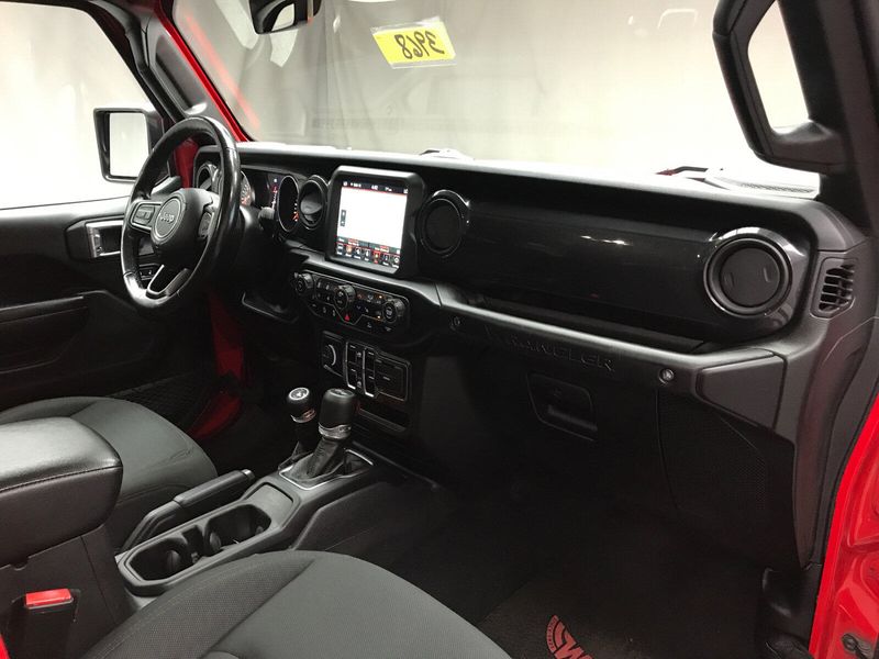 Used 2021 Jeep Wrangler Unlimited Sport AltitudeImage 23