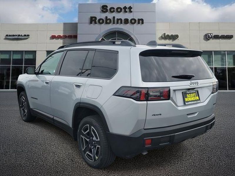 New 2026 Jeep Cherokee Laredo 4x4