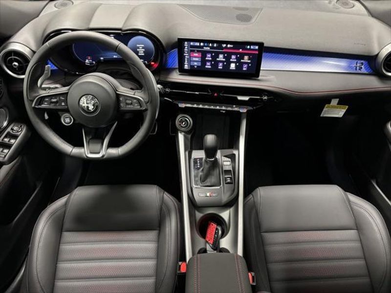 2025 Alfa Romeo Tonale Hybrid EawdImage 17