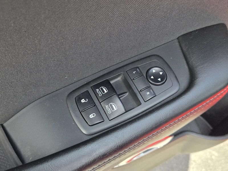 Used 2019 Dodge Challenger SXT RWD