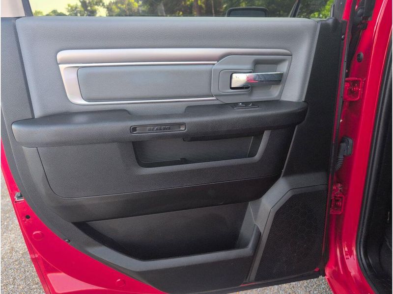 2022 RAM 1500 Classic SLTImage 31