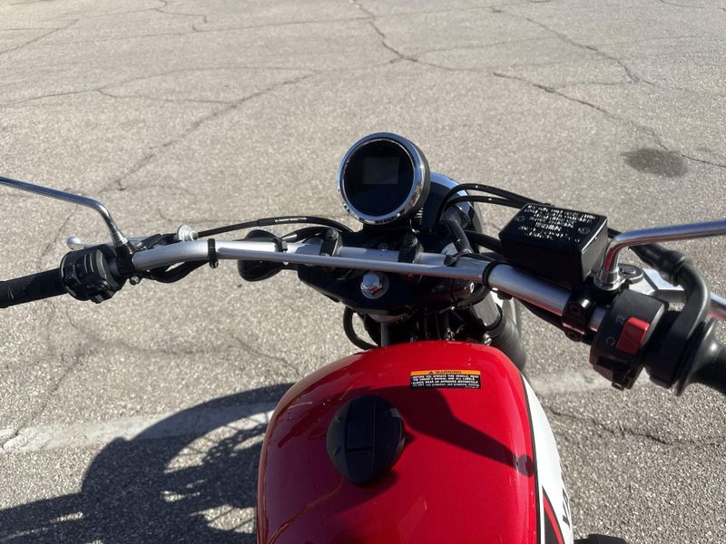 Used 2017 Yamaha SCR950 Image 13