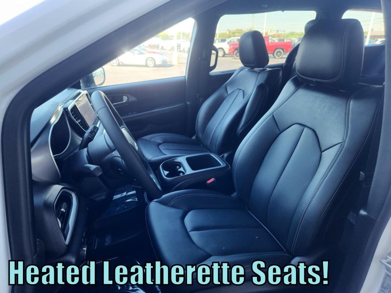 New 2026 Chrysler Voyager Lx