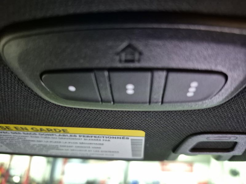 New 2025 Jeep Grand Cherokee L Limited 4x4Image 37