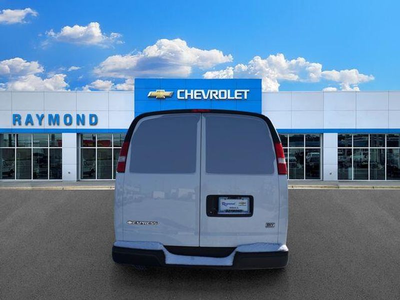 New 2025 Chevrolet Express 2500 Work VanImage 5