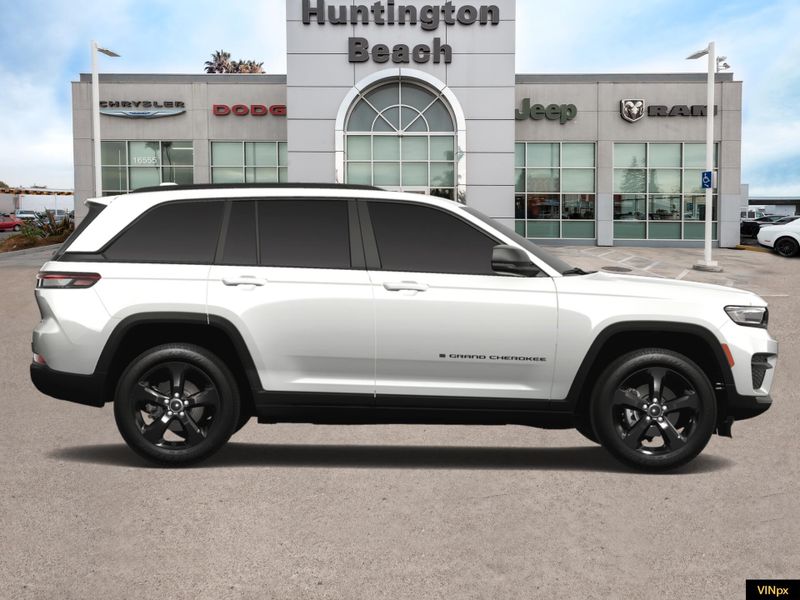 2025 Jeep Grand Cherokee Altitude 4x4Image 9