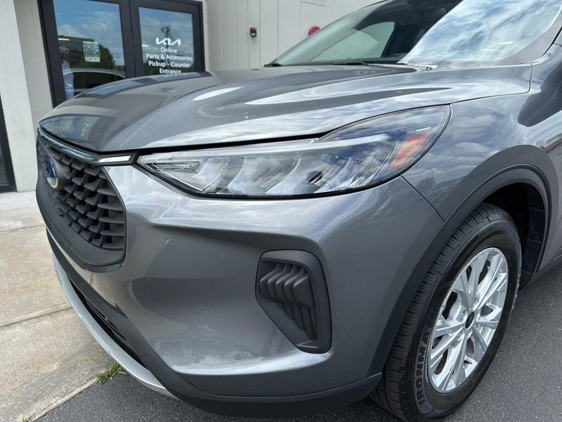 2023 Ford Escape ActiveImage 10