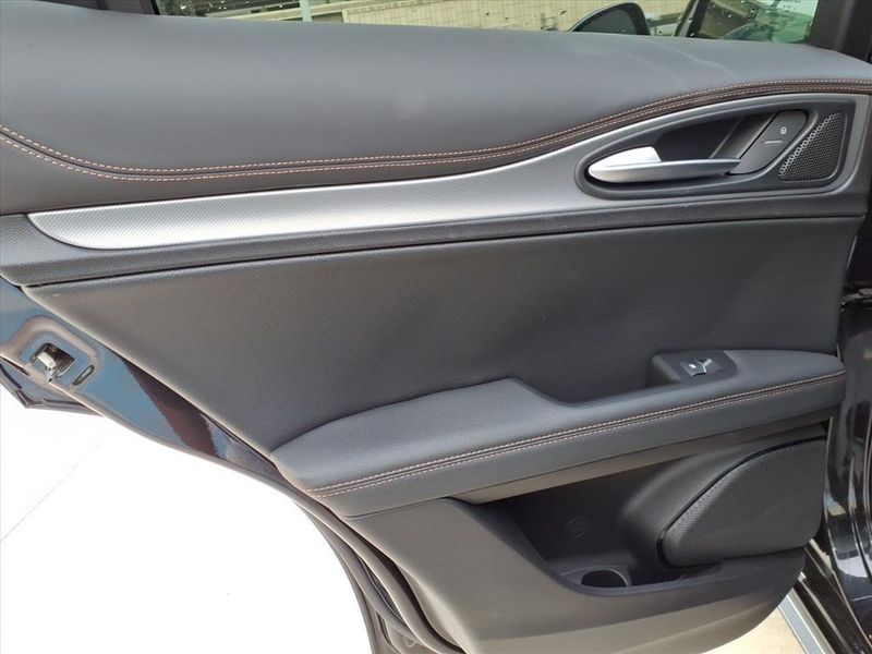 New 2025 Alfa Romeo Stelvio IntensaImage 25