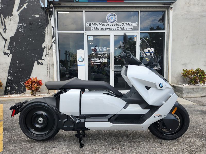 2023 BMW CE04  in a LIGHT WHITE exterior color. BMW Motorcycles of Miami 786-845-0052 motorcyclesofmiami.com 