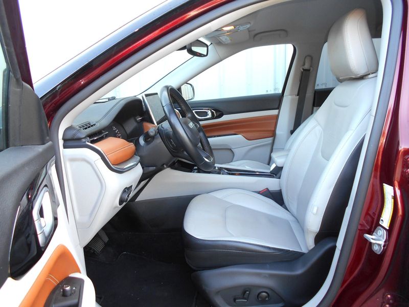 2022 Jeep Compass Limited photo 3