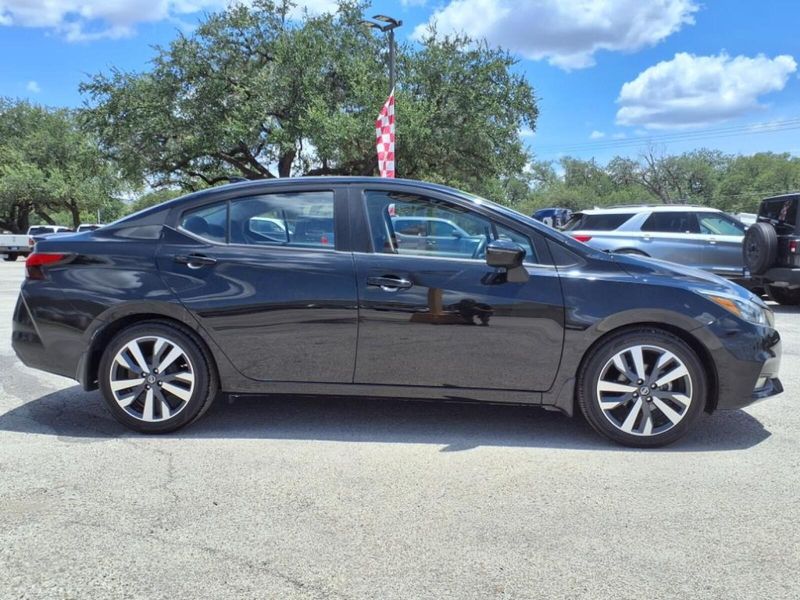 2021 Nissan Versa SR photo 2