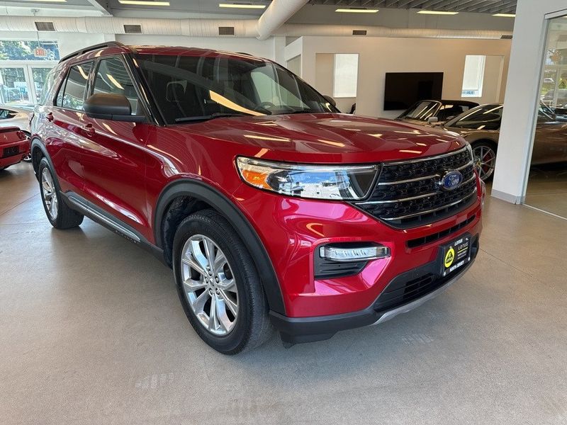 2020 Ford Explorer XLTImage 3