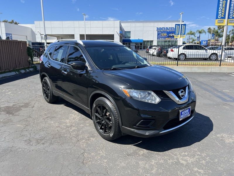 2016 Nissan Rogue SVImage 4