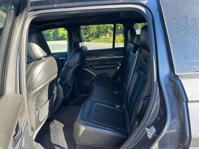 2024 Jeep Cherokee Limited 4xe photo 12