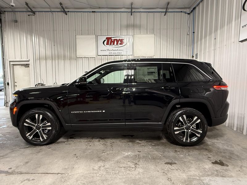 New 2027 Jeep Grand Cherokee Limited 4x4Image 15