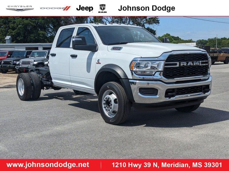 2023 RAM 5500 Chassis Tradesman in a Bright White Clear Coat exterior color and Diesel Gray/Blackinterior. Johnson Dodge 601-693-6343 pixelmotiondemo.com 
