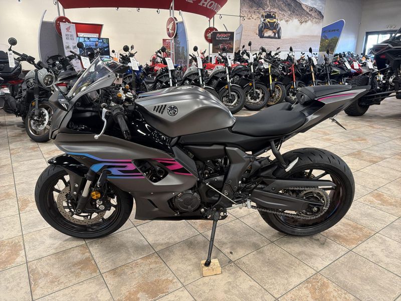 Used 2024 Yamaha YZF-R7 CA Image 14