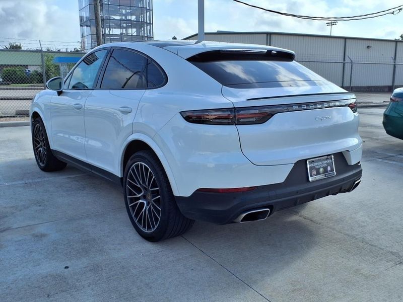 2022 Porsche Cayenne Coupe BaseImage 15